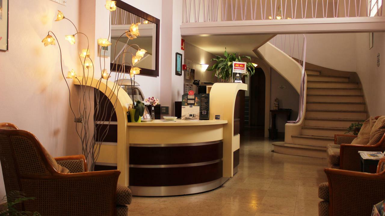 The Originals City, Hôtel Cathédrale, Lisieux (Inter-Hotel) Exterior foto